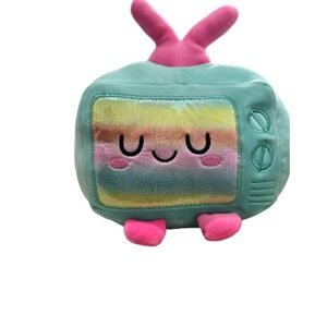Peluche TNT em formato de TV verde água com detalhes rosa para presente infantil
